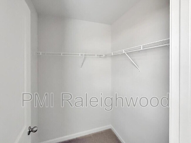 Building Photo - 289 Greenbay St