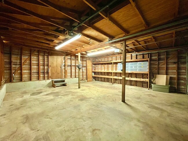 Building Photo - 3682 Farm to Market 344 E