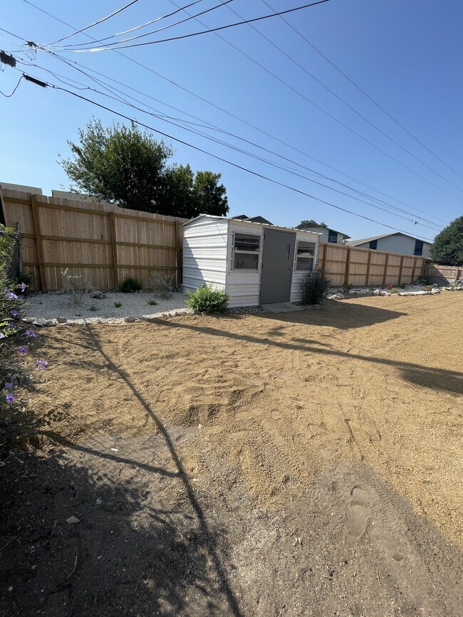 Building Photo - 6306 Madeleine Dr
