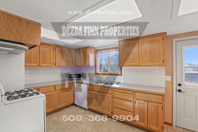 Building Photo - 3+ bedroom, 1 bath in Mead District