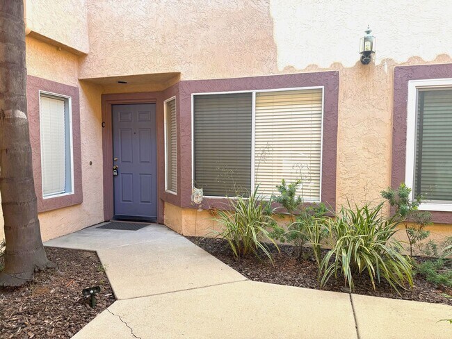 Building Photo - Beautifully Upgraded 2 Bed / 2.5 Bath Townhome in Tristan Community – Rancho San Diego