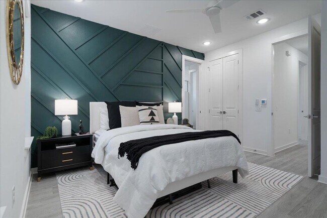 Building Photo - 2624 Metcalfe Rd