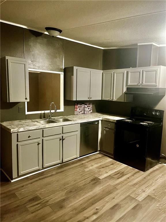 Building Photo - 1914 Pinehurst Ln