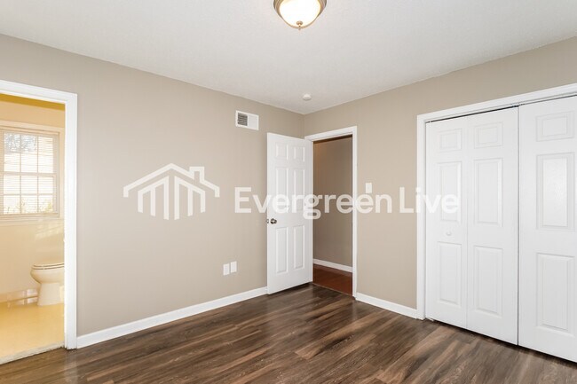 Building Photo - 3842 Kipling Ave