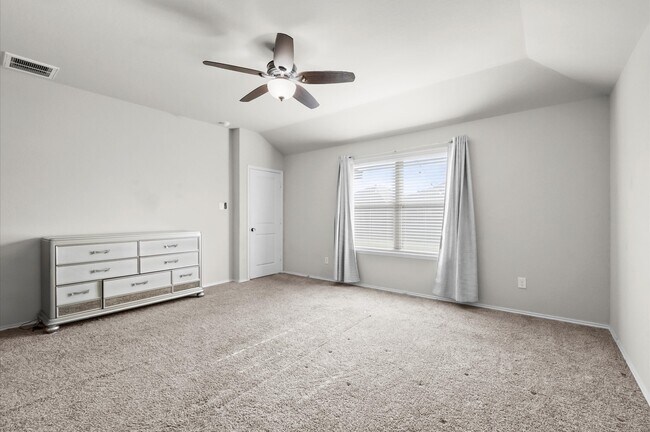 Building Photo - 8207 Amaryllis Ct