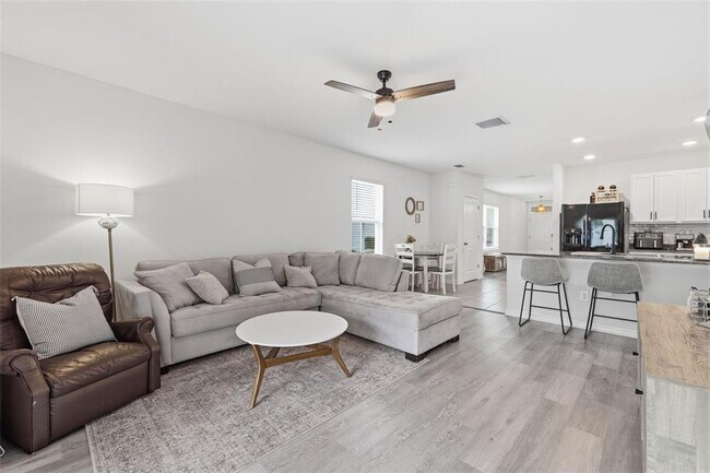 Building Photo - 16163 Silent Sands Ln