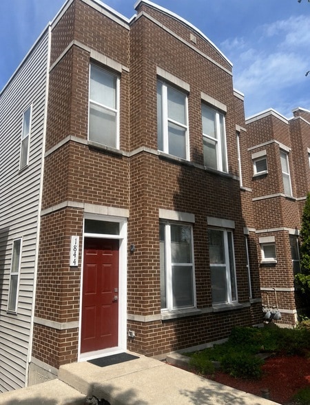 Building Photo - 1844 N Lockwood Ave