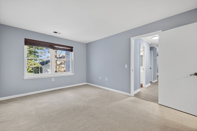 Building Photo - 18318 Streamside Dr