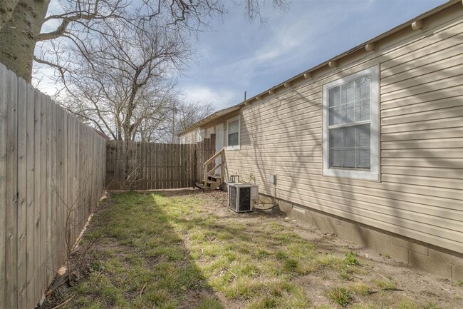 Building Photo - 1131 Stubbeman Ave