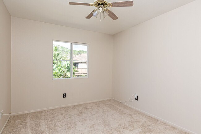 Building Photo - Beautiful Oceanside Cul-De-Sac Home!