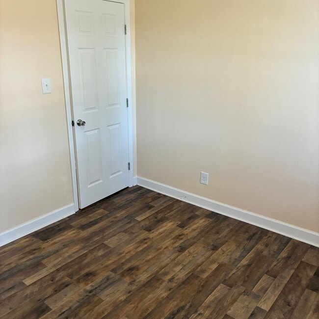 Building Photo - 4 Bedroom 3 Bath Home in Winnabow, NC