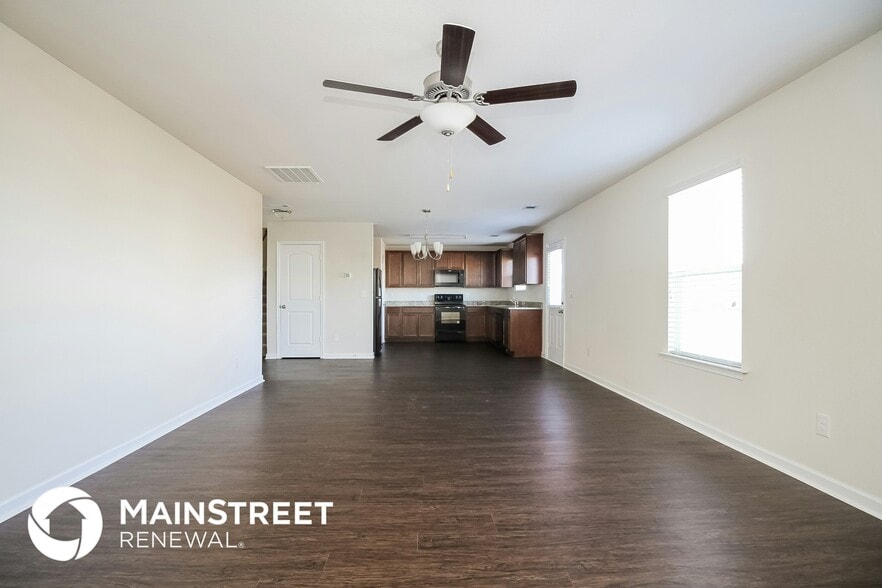 Building Photo - 2332 Bee Hive Dr