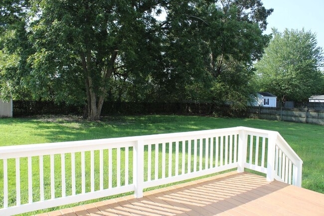 Building Photo - 4400 Dewfield Dr N