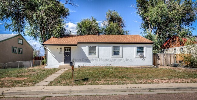 Primary Photo - Charming 3 Bedroom House in South Fountain