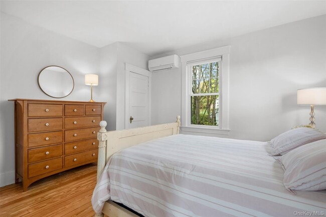 Building Photo - 49 Weaver St