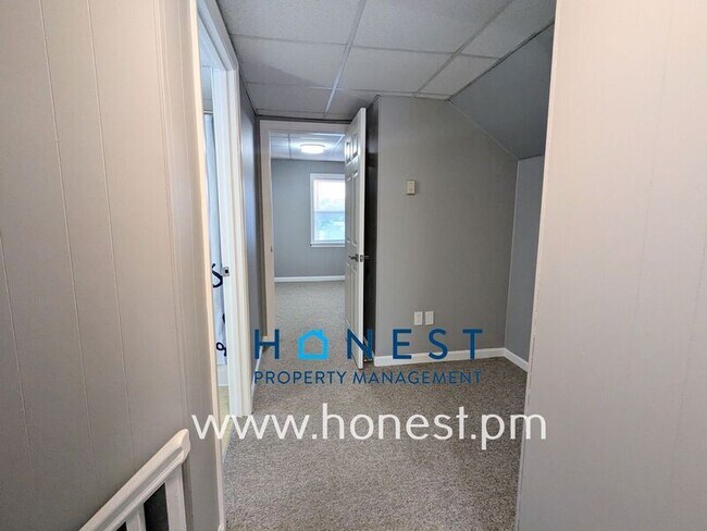 Building Photo - 83 Kennedy Memorial Dr