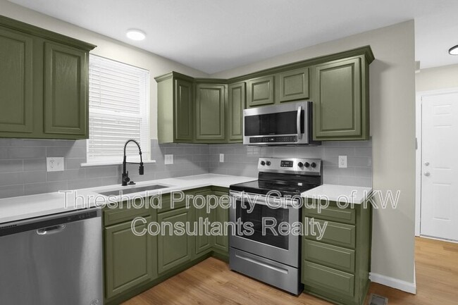 Building Photo - 1352 N 6th St