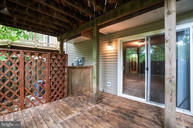 Building Photo - 6720 Emmanuel Ct