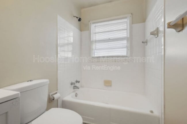 Building Photo - 3337 Houston St