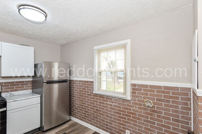 Building Photo - Coming soon! - Experience Urban Sophistica...