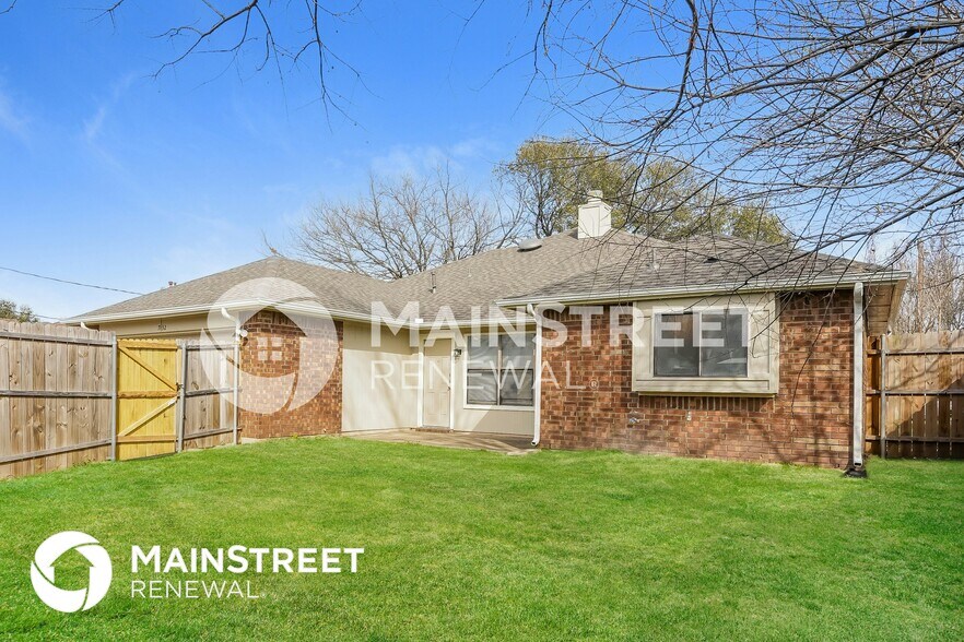 Building Photo - 7132 Penshire Dr
