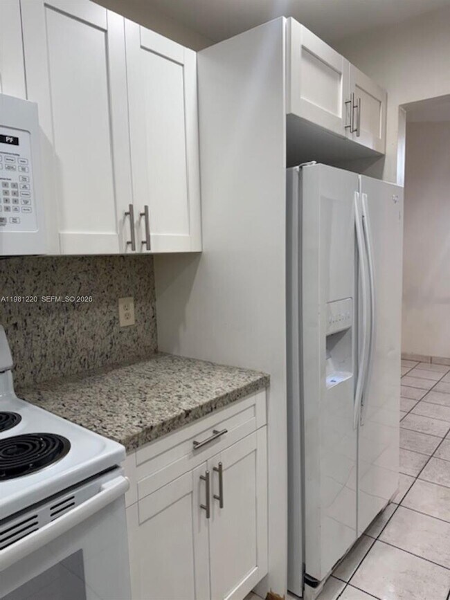 Building Photo - 4929 SW 139th Ct