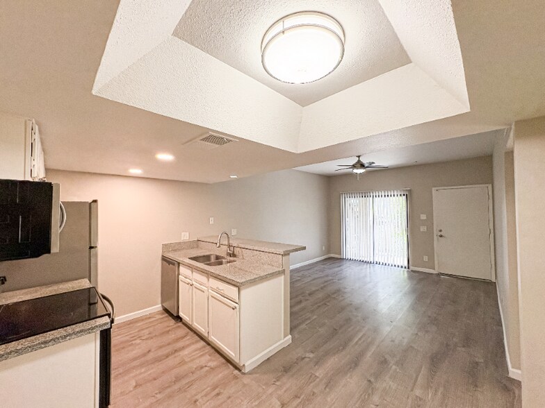 Building Photo - 80 W Maryland Ave