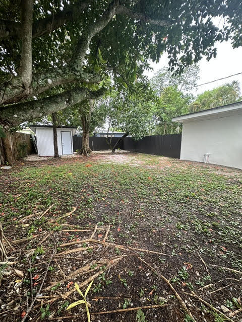 Building Photo - 950 E Dayton Cir
