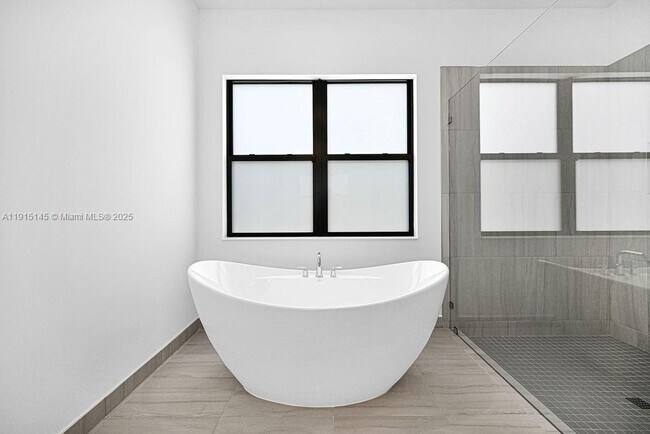 Building Photo - 12413 Solana Bay Cir