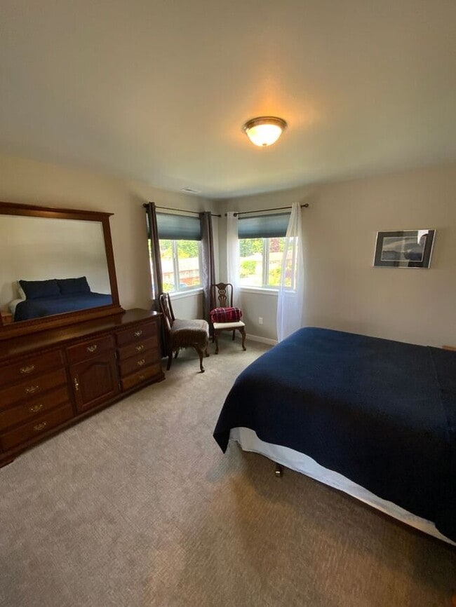 Building Photo - Centralia 4bdr brand new home 2 garage & s...