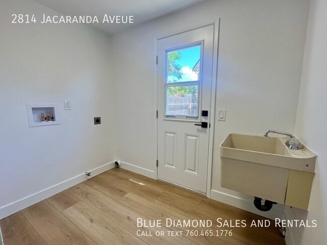 Building Photo - 2814 Jacaranda Ave