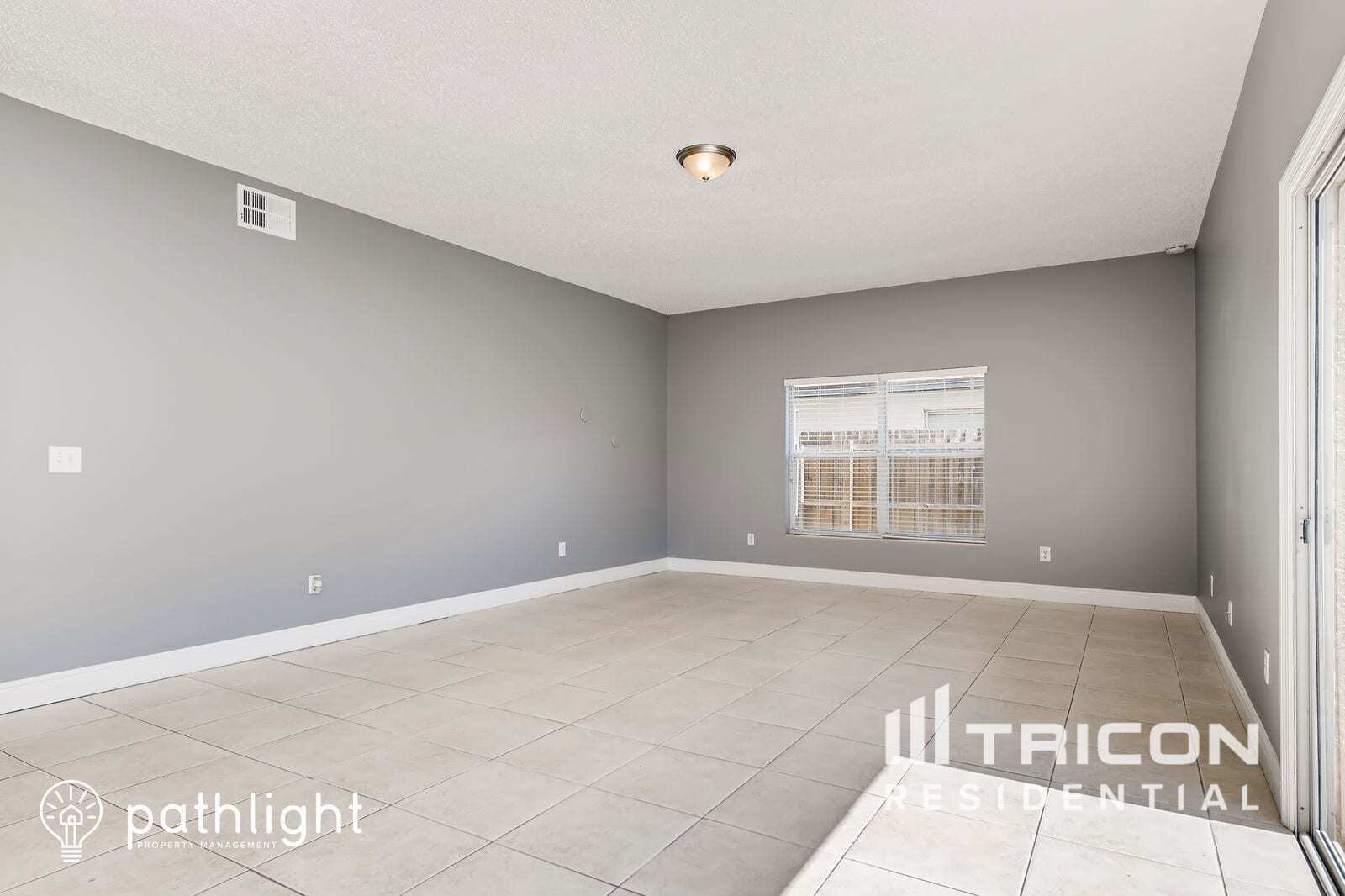 Building Photo - 102 Knights Hollow Dr