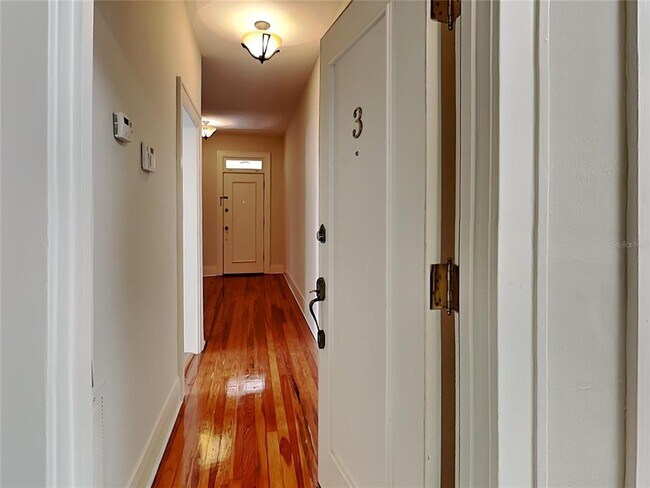 Building Photo - 1806 W Morrison Ave