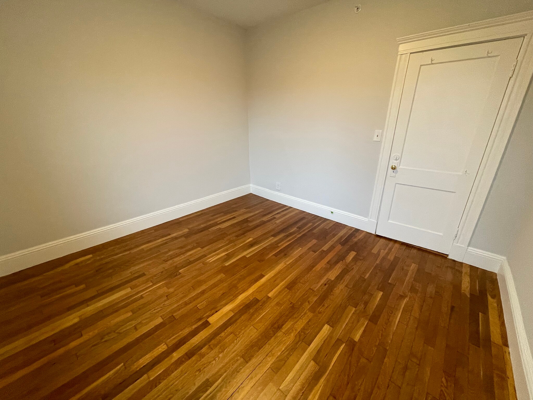 Building Photo - 22 Forest St