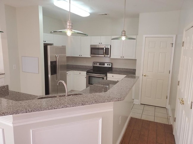 Building Photo - 84 Addison Cottage Way #211