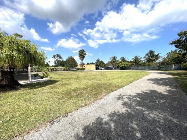 Building Photo - 24595 SW 124th Ave
