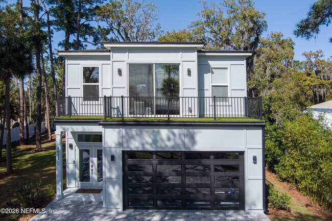 Building Photo - 5631 Heckscher Dr