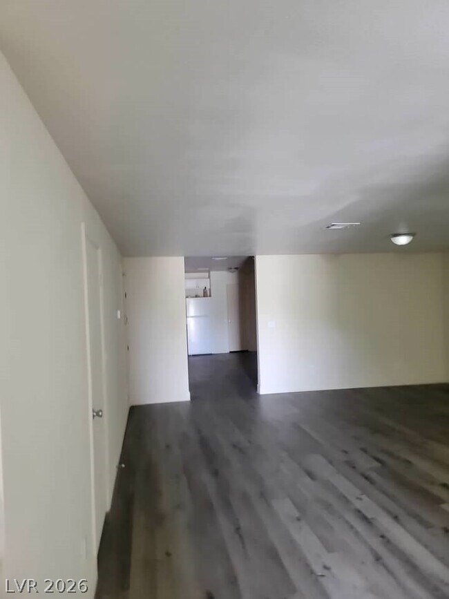 Building Photo - 3412 Townhouse Dr