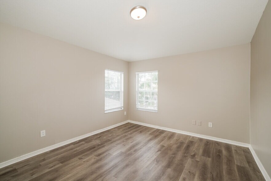 Building Photo - 10430 Blackmore Dr