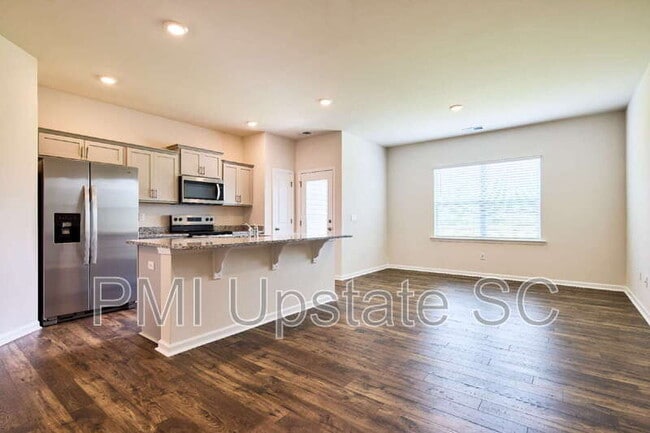 Building Photo - 753 Embark Cir