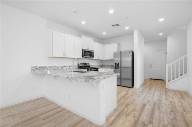 Building Photo - 1229 Rojo St