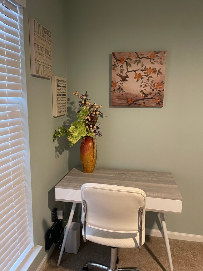 Building Photo - 4726 Hollis Rd