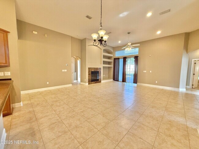 Building Photo - 932 Gallier Pl