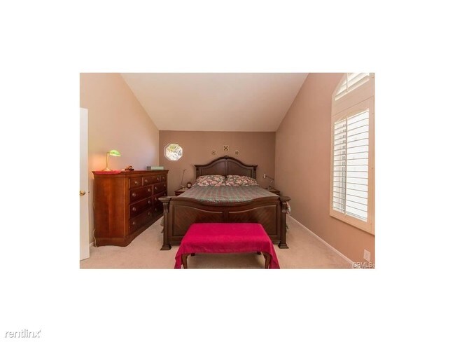 Building Photo - 9878 Via Esperanza