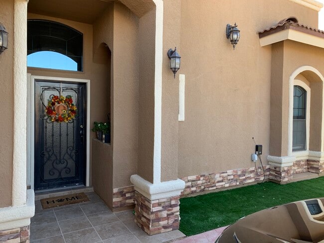 Building Photo - 2600 Snowy Rock Pl