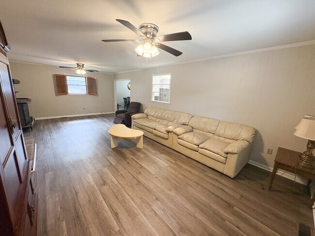 Building Photo - 1 Delane Dr