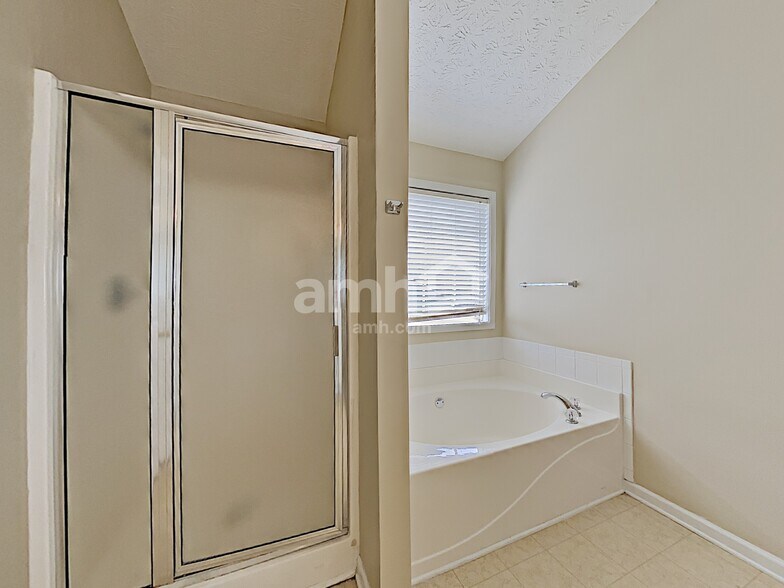 Building Photo - 1318 Baylor Dr