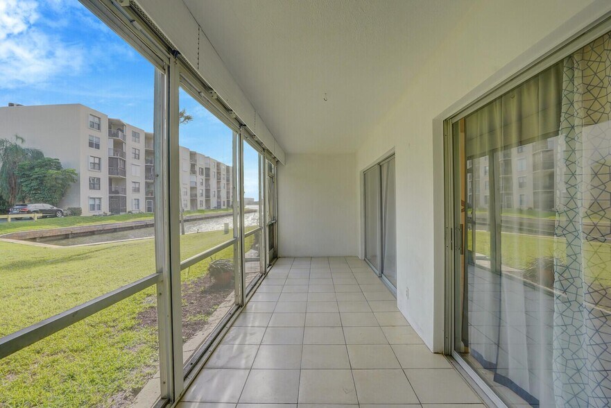 Building Photo - 200 Waterway Dr S