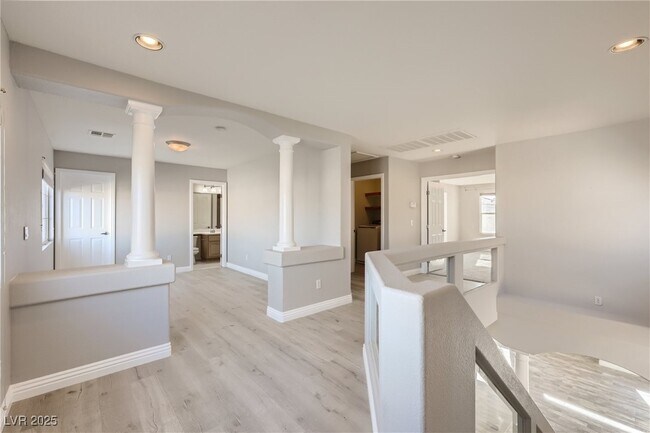 Building Photo - 6615 Melodic Ct