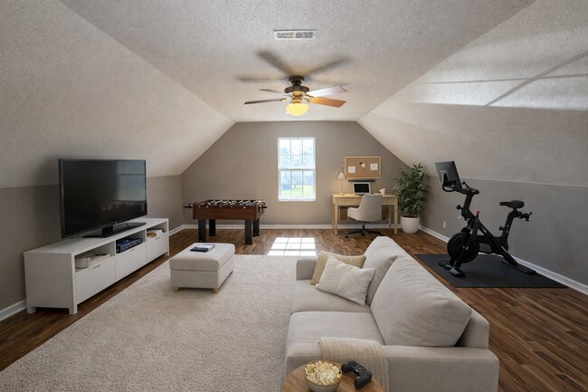 Building Photo - 3 Bed 2 Bath + Bonus Room